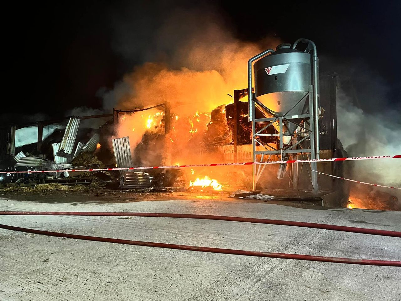 Video: Firefighters tackle large barn fire in Dorset
