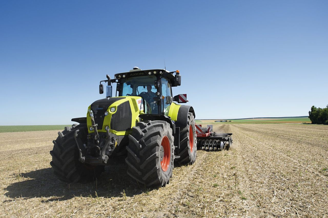 CLAAS celebrate 10 years in the tractor business