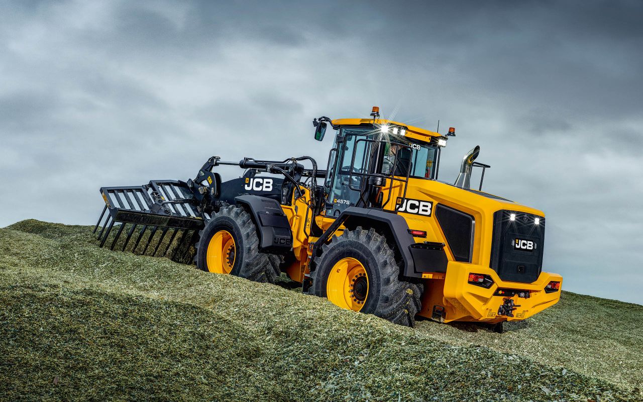 Largest of JCB’s loader range is the 457S which has a 20t operating weight