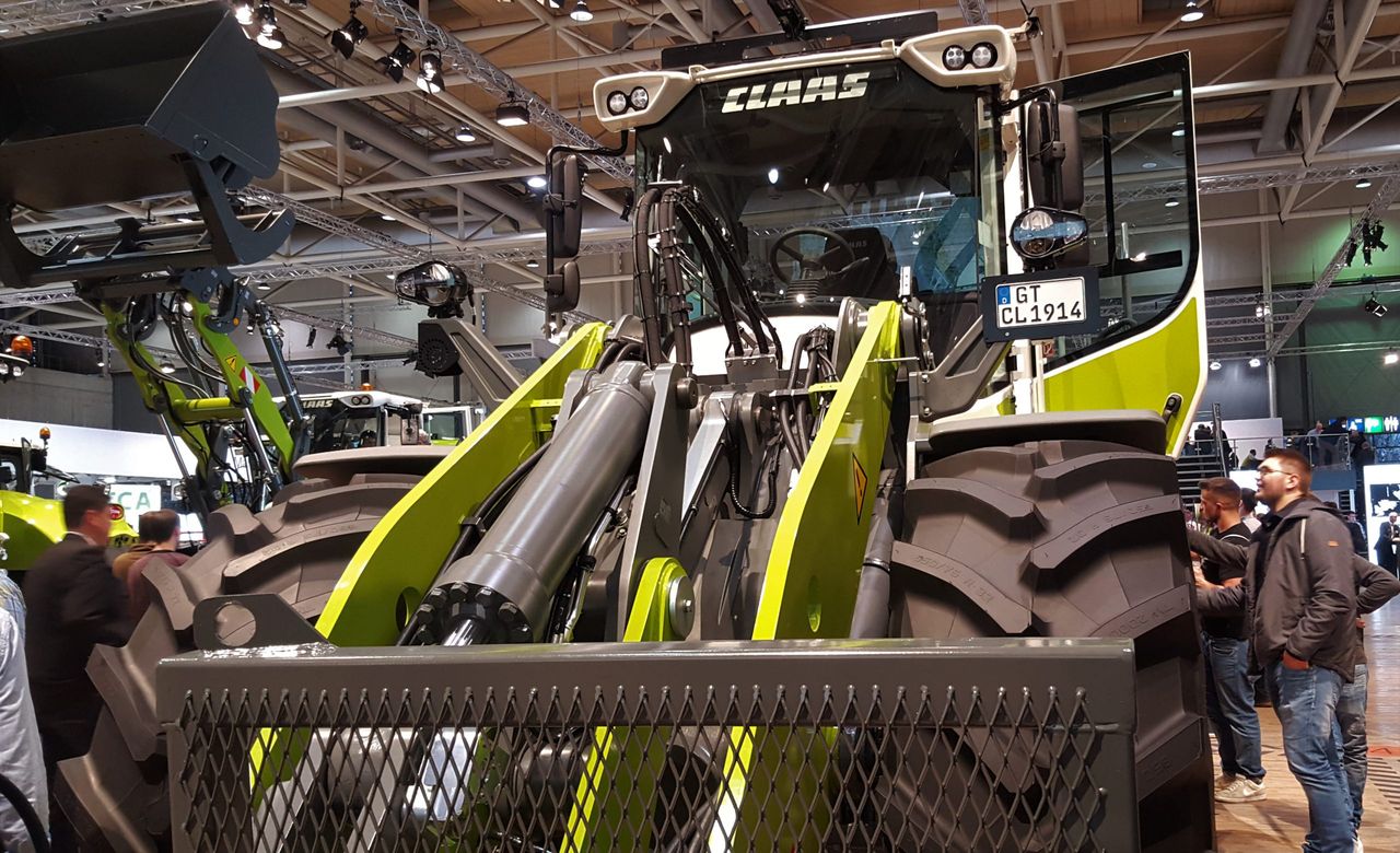 Pics: Lifting the lid on new loading shovels from Claas
