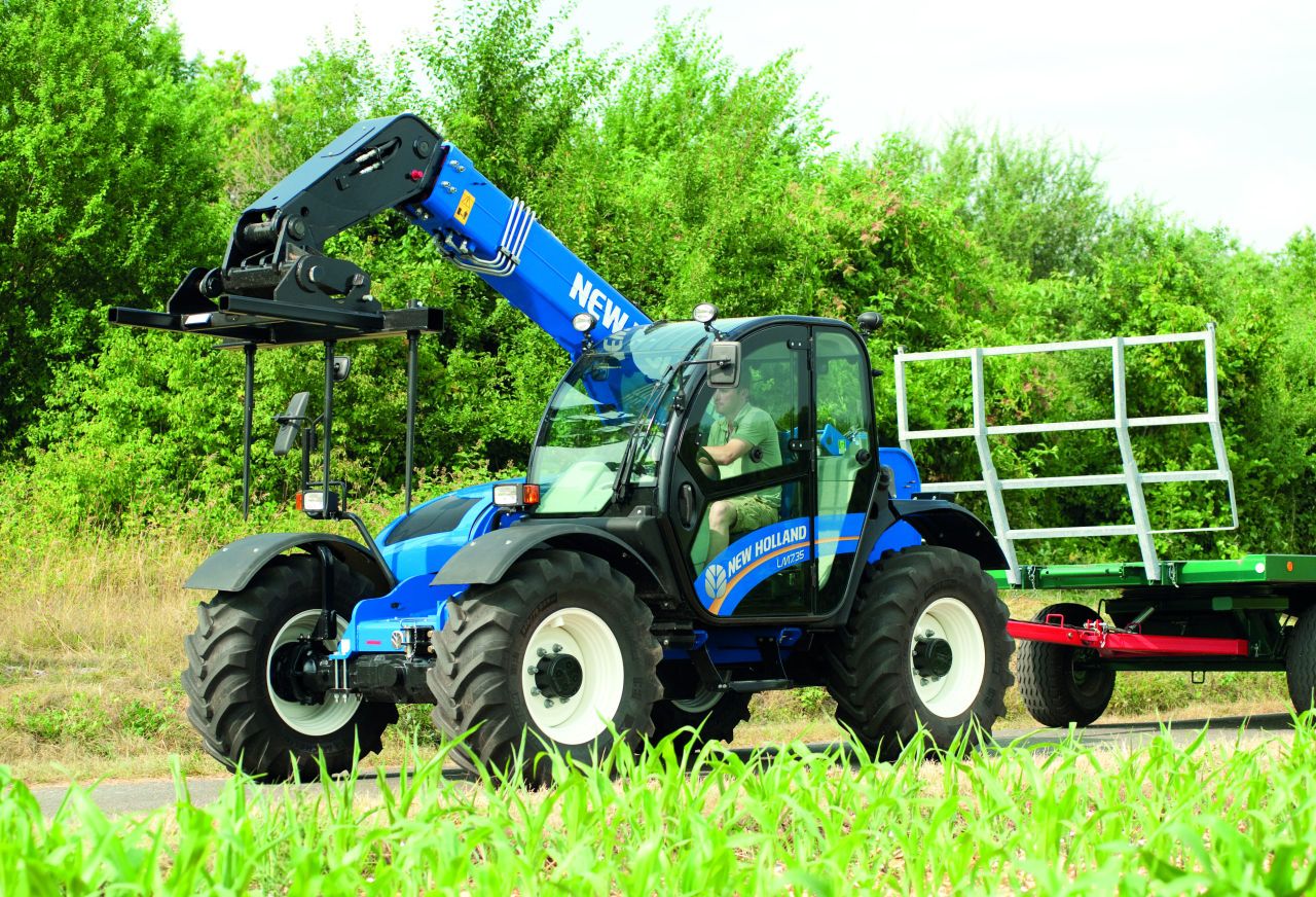 New Holland construction range now available from ag dealers