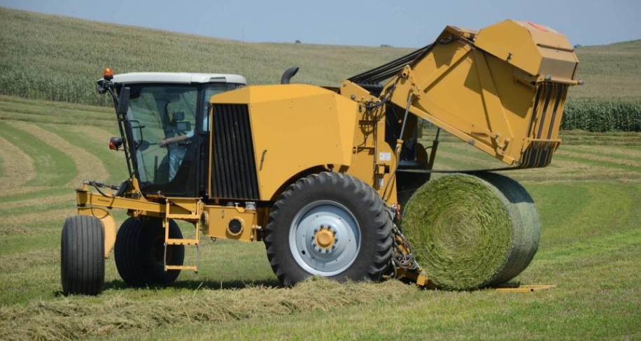 Self-propelled round baler arrives: It's a reality