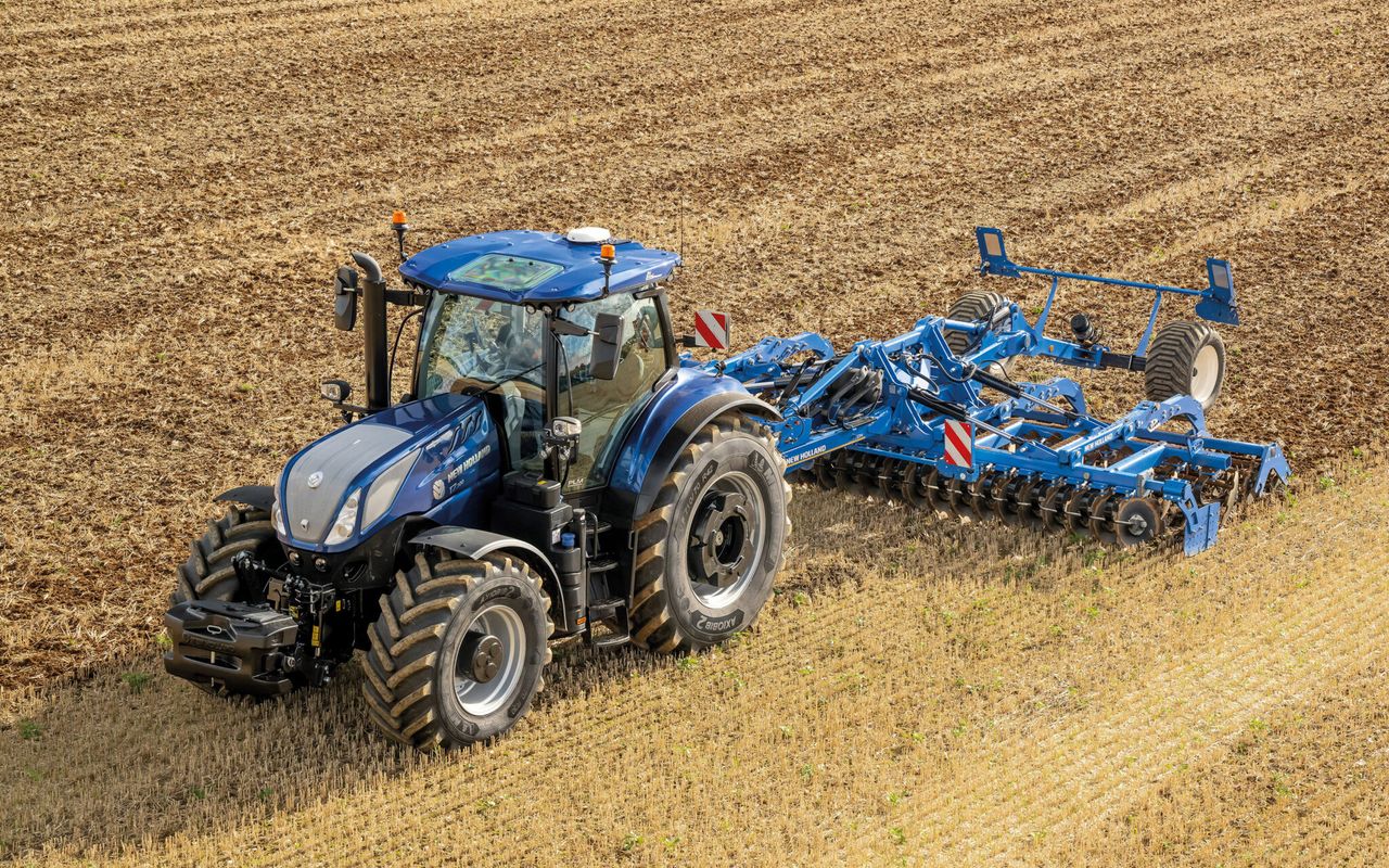 New Holland with new developments at SIMA