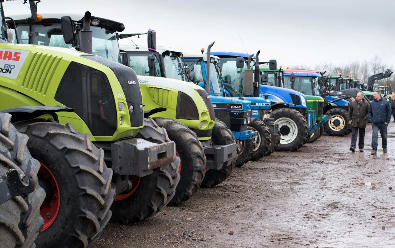 Auction report: 'Best of the rest' at monster April tractor sale