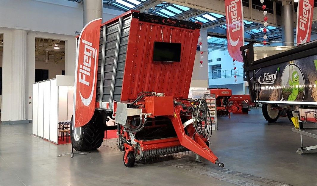 New 'unload-on-the-move' silage wagon gets international outing