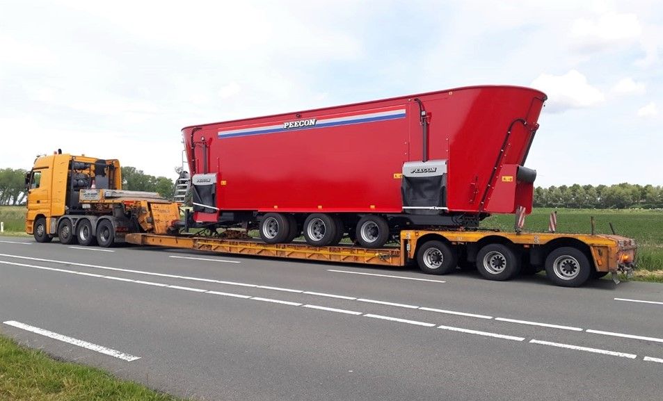 ‘World’s biggest tub feeder’ on its way from Europe to the US