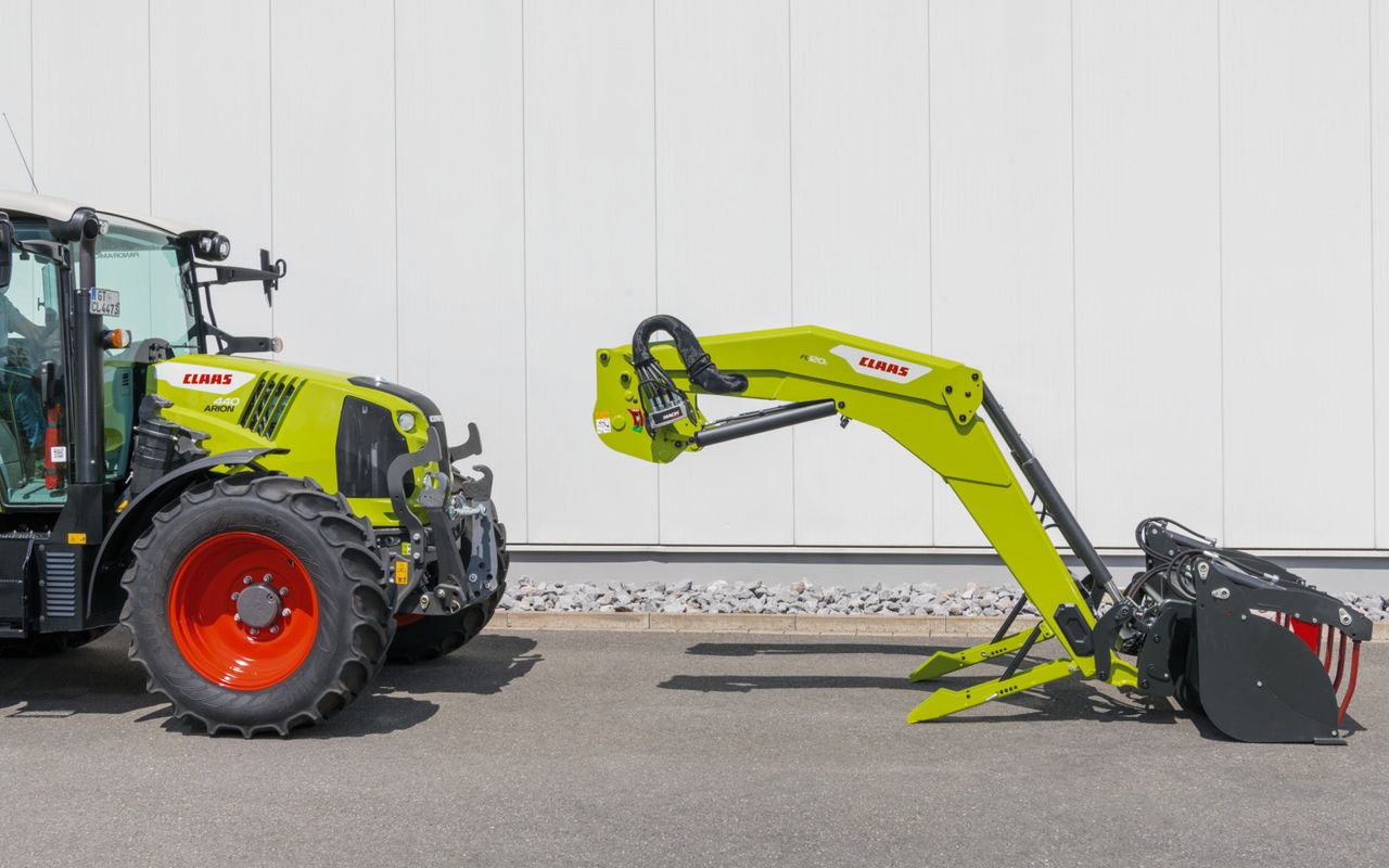 Claas redesigns and upgrades its front loaders