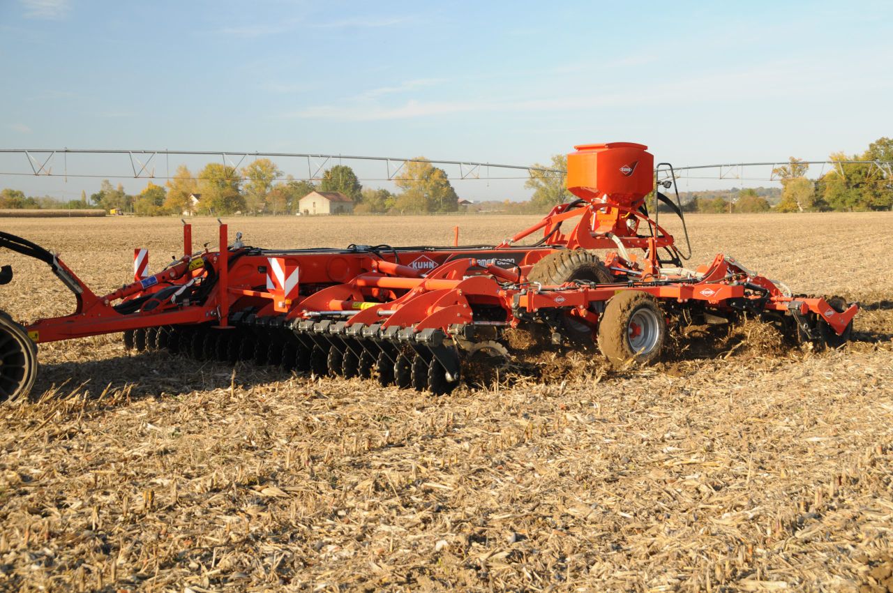 Latest Kuhn tillage kit is a keen 'Performer'