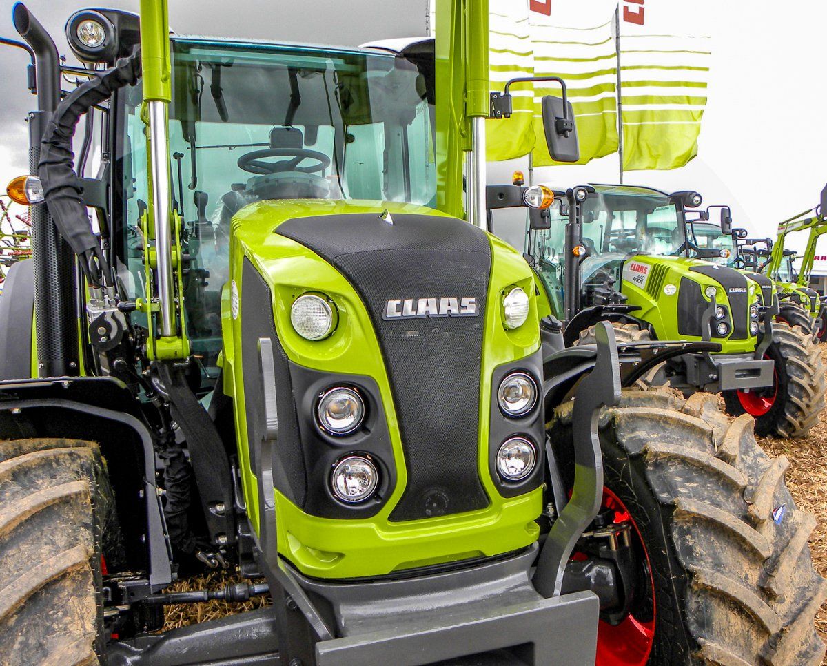How many new tractors were registered in NI last year?