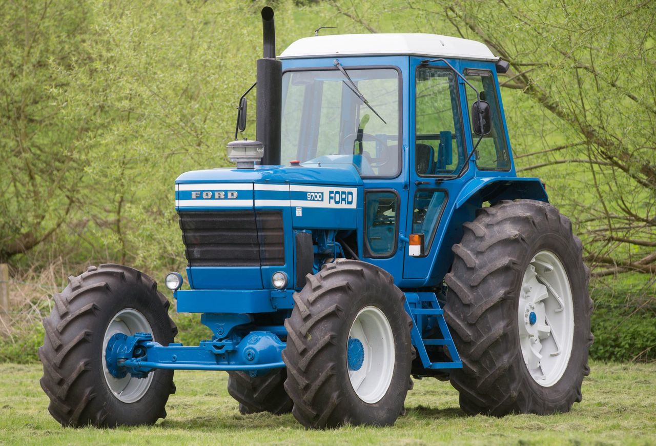 Calling all Ford fanatics: Go back in time at this 'classic' sale
