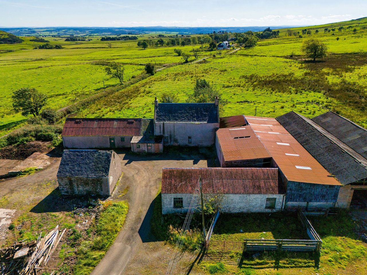 DM Hall brings farmhouse and outbuildings on 8ac site to the market