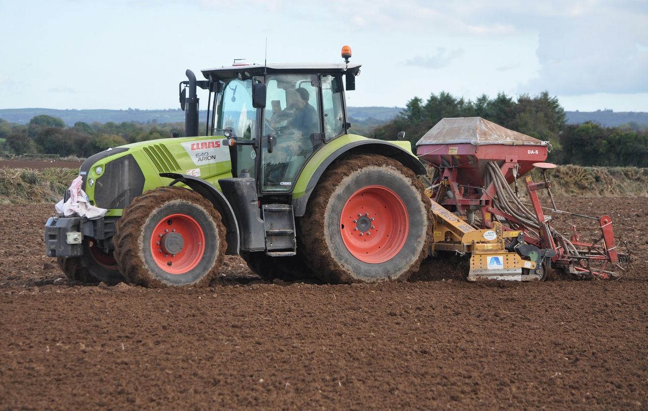 New tractor registrations down 12.5% for first 6 months of 2017