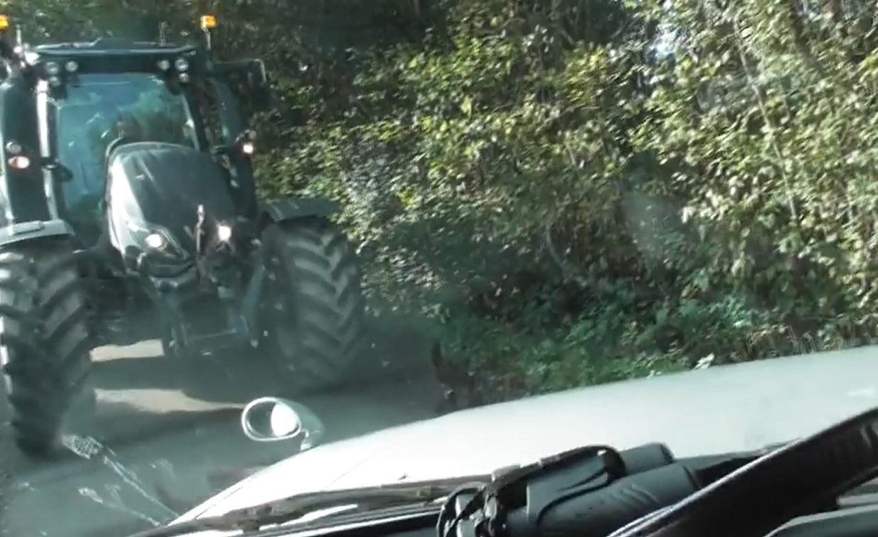 Video: Tractor rams 4X4 during dispute over hunting