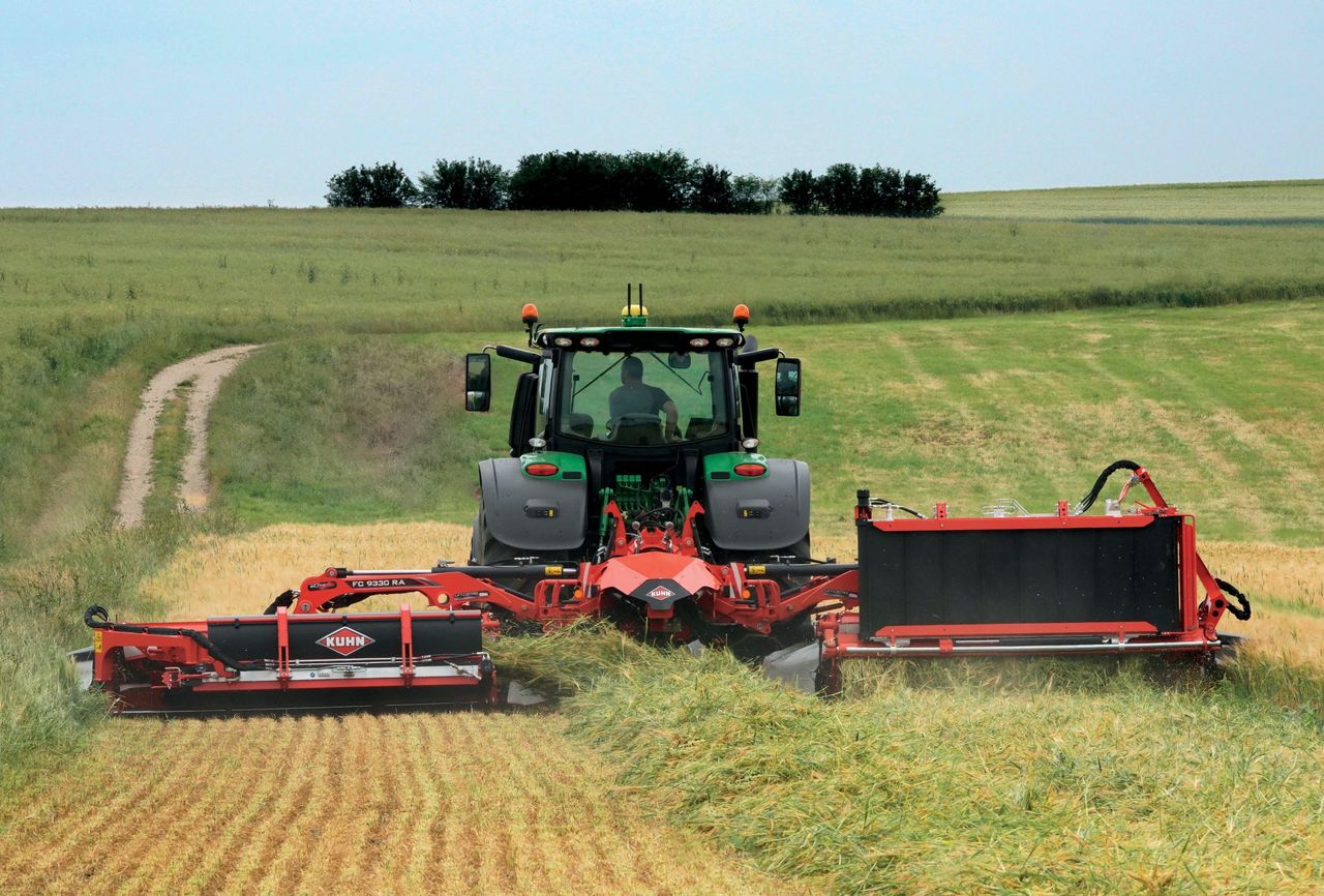 Latest Kuhn mower loses weight with new compact design