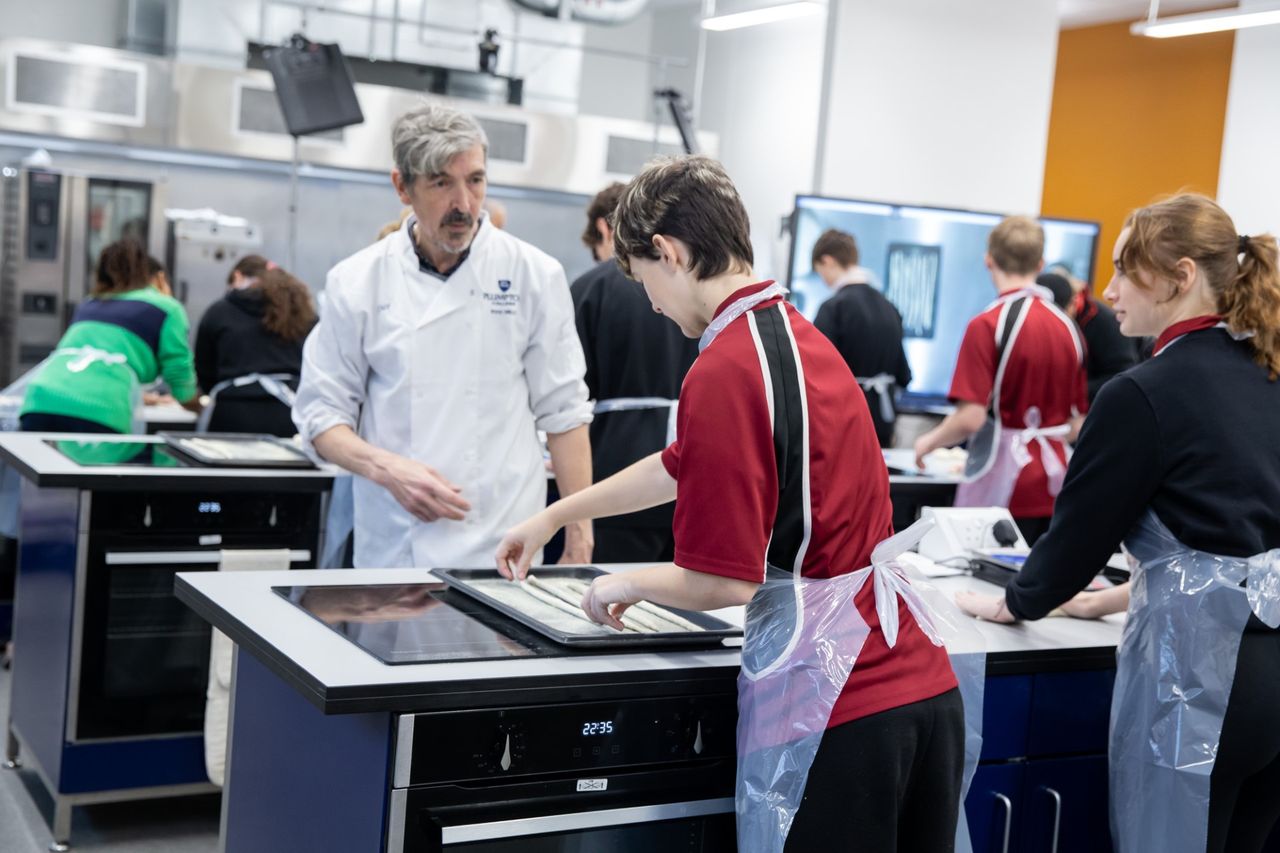 GCSE students gain on-farm experience of agri industry through AHDB event