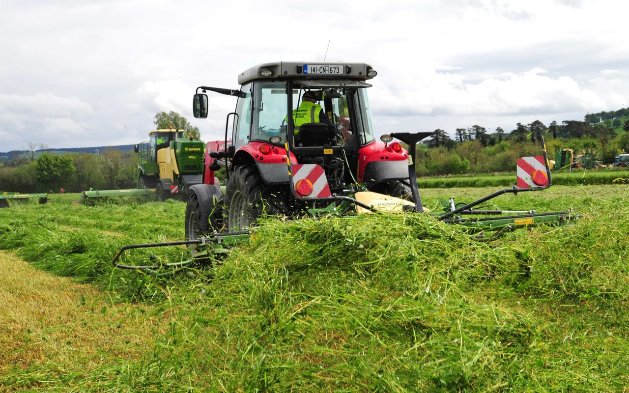 Machinery Focus: Massey Ferguson adds science to art of tedding