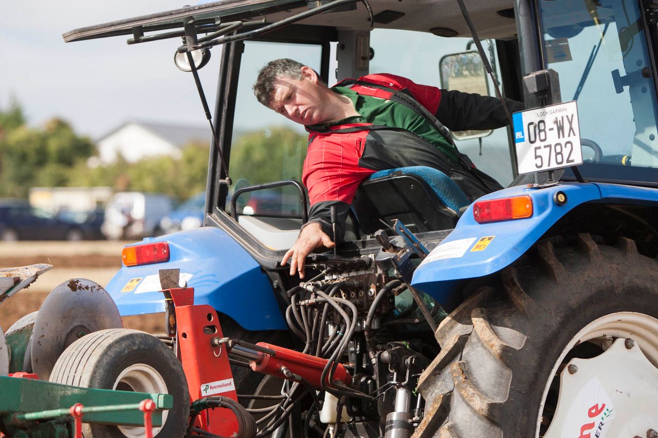 Tight competition in ploughing finals
