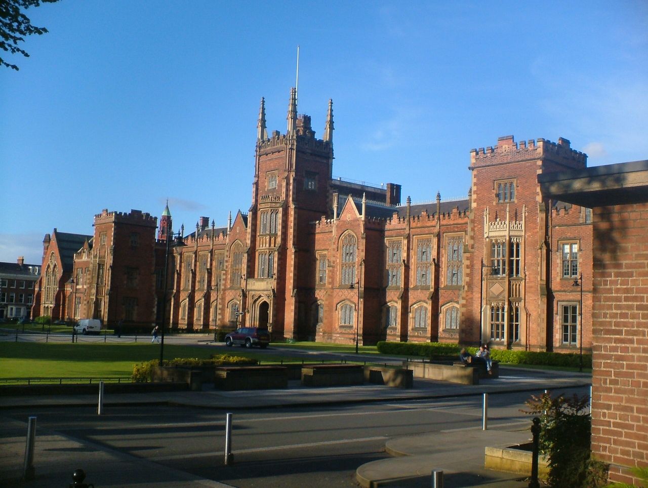 New Centre of Excellence for agriculture to be based in Queen’s University