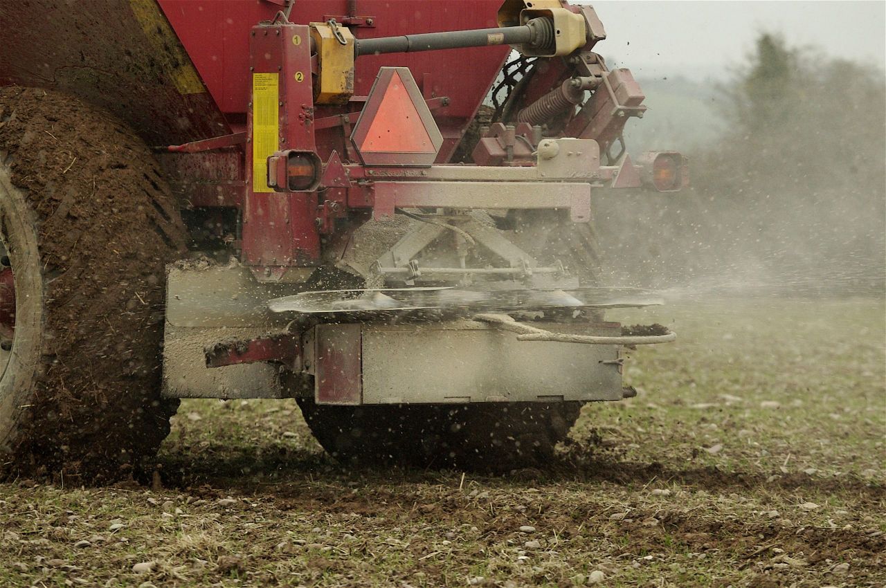 Sustainable nutrient use on dairy farms in northwest Europe
