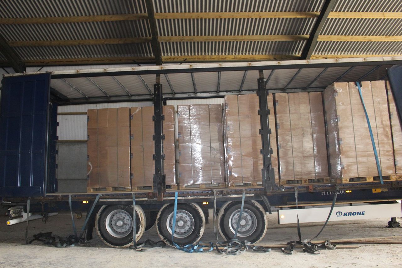 3 jailed for illegal cigarette trade following HMRC farm raid