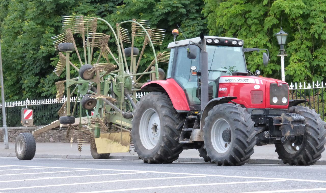 Revealed: The 5 causes of most machinery accidents on the road