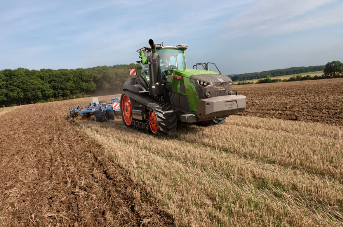 Fendt launches ‘tremendous’ 680hp tracked tractor at US farm show