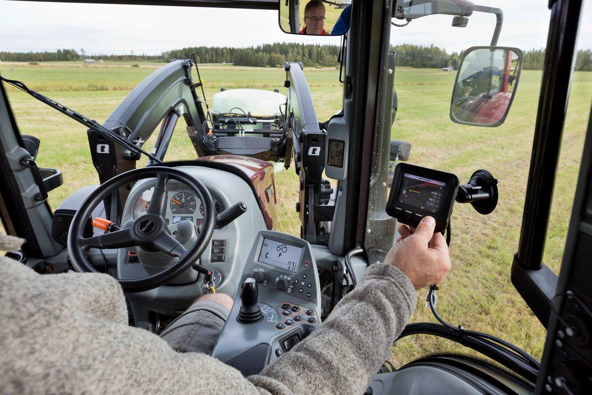 Retro-fit Quicke system lets older loaders weigh and remember