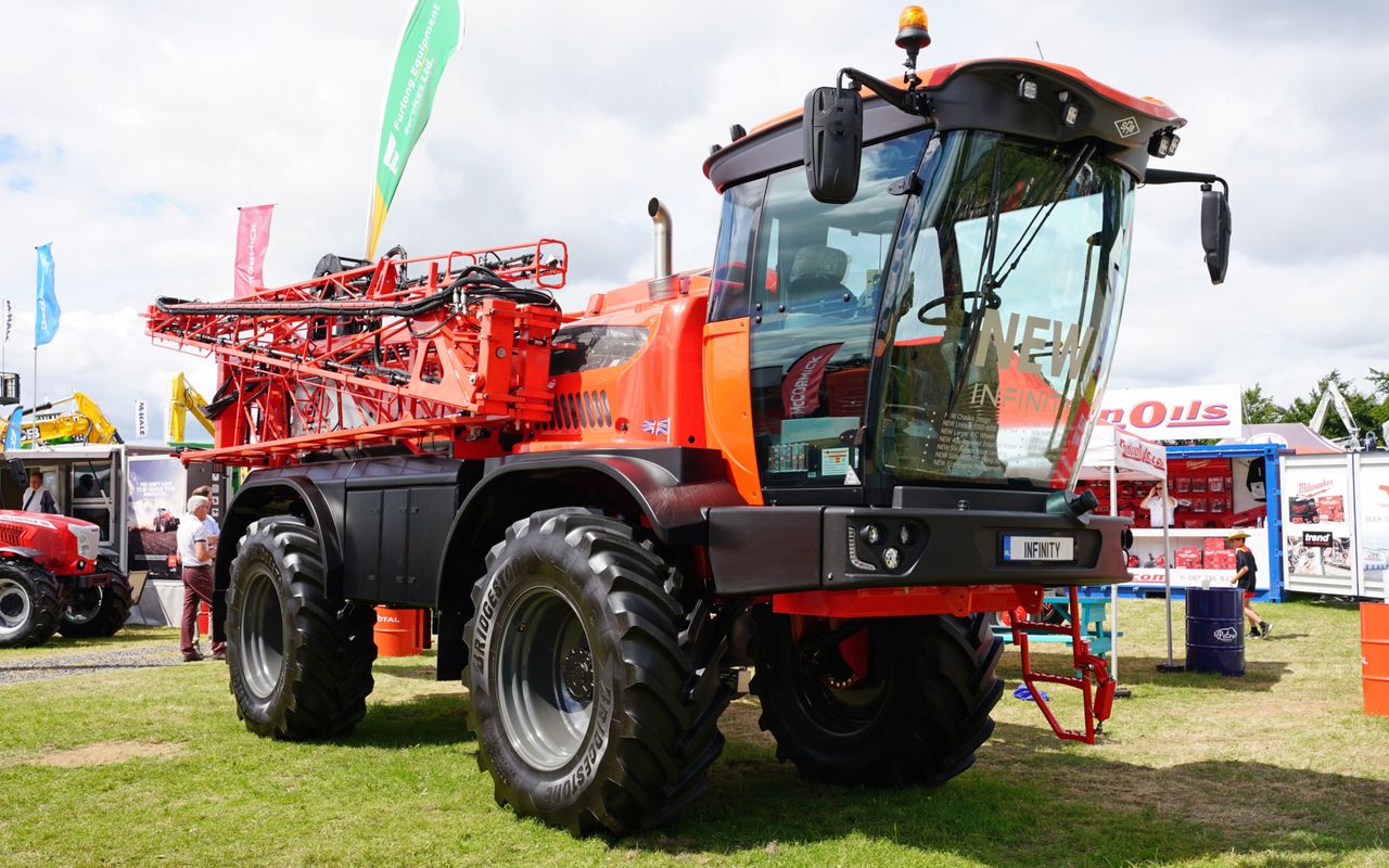 Machinery Focus: Top-spec SAM sprayer
