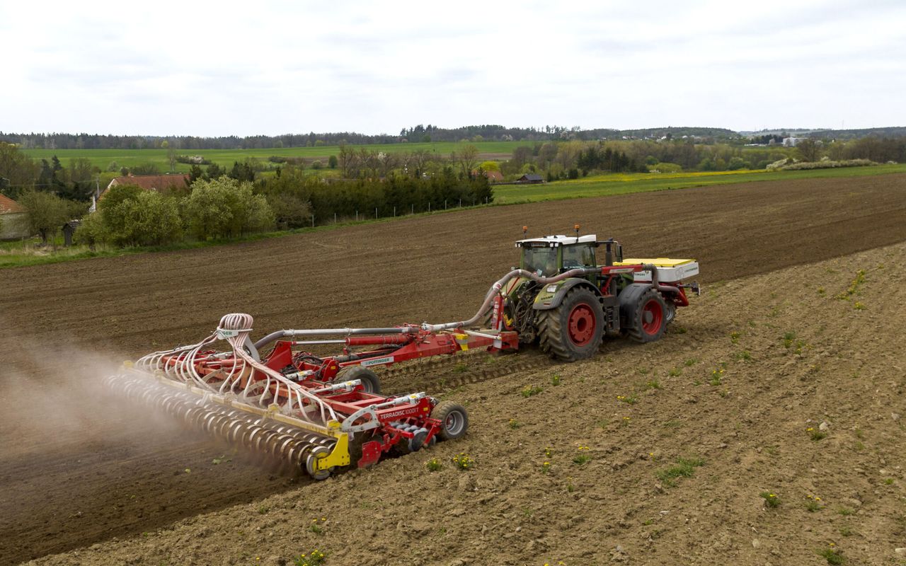 Choice of seed placement with Pottinger Terradisc
