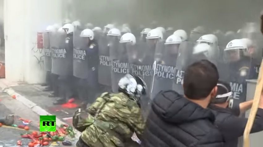 Pics: Protesting Greek farmers hit police with tomatoes, rocks and shepherd's crooks
