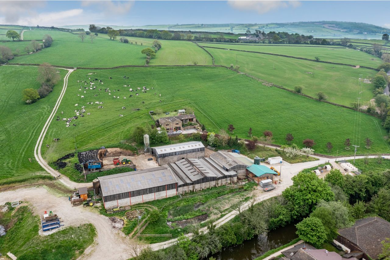 'Diverse and desirable' Aire Valley dairy farm comes to the market