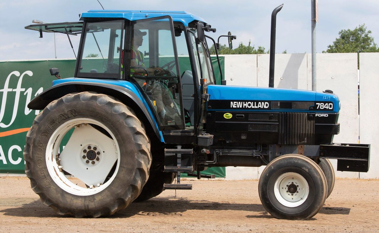 Auction report: Ford / New Holland highlights from July Cambridge sale