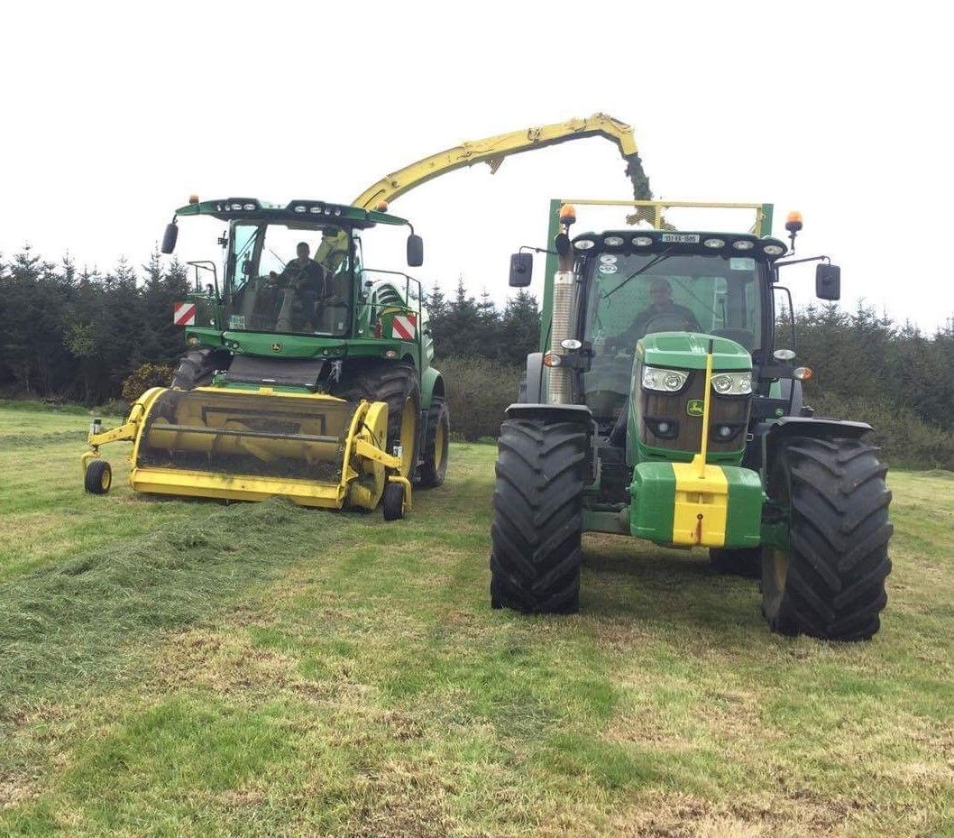 Pics: Deere fleet tackles into silage campaign in Kilkenny...in April