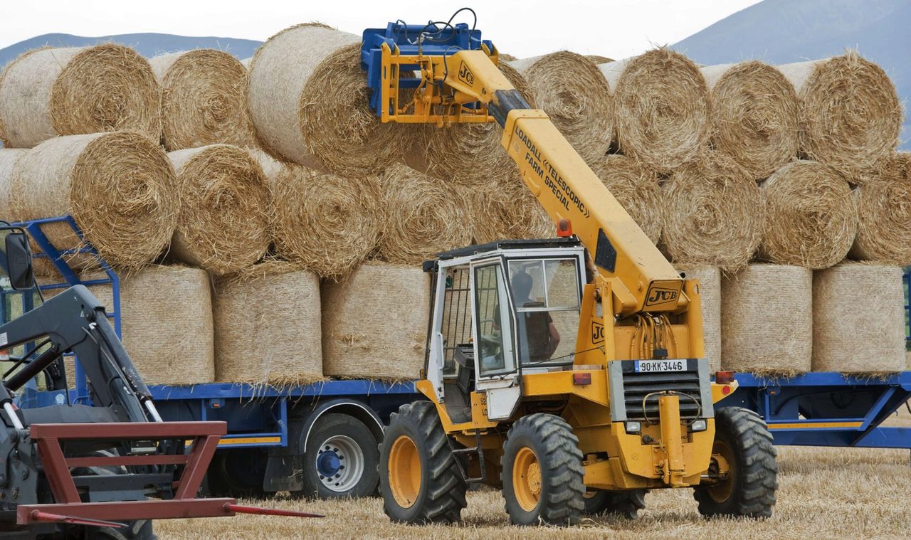 Here's the official rules for transporting bales on the road