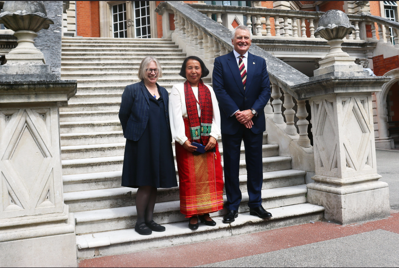 Royal Agricultural University signs agreement with Royal Holloway