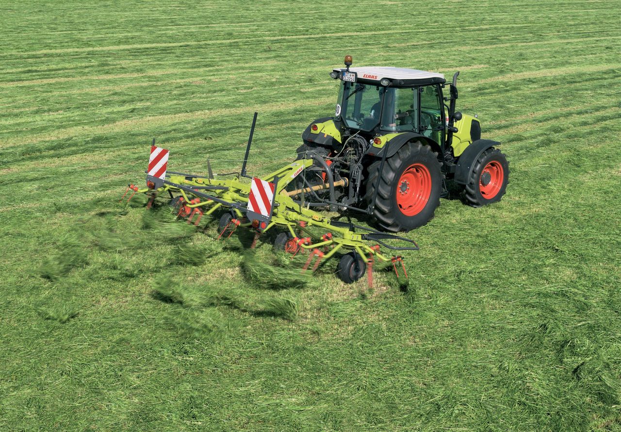 Claas adds smaller tedders and rakes to its line-up