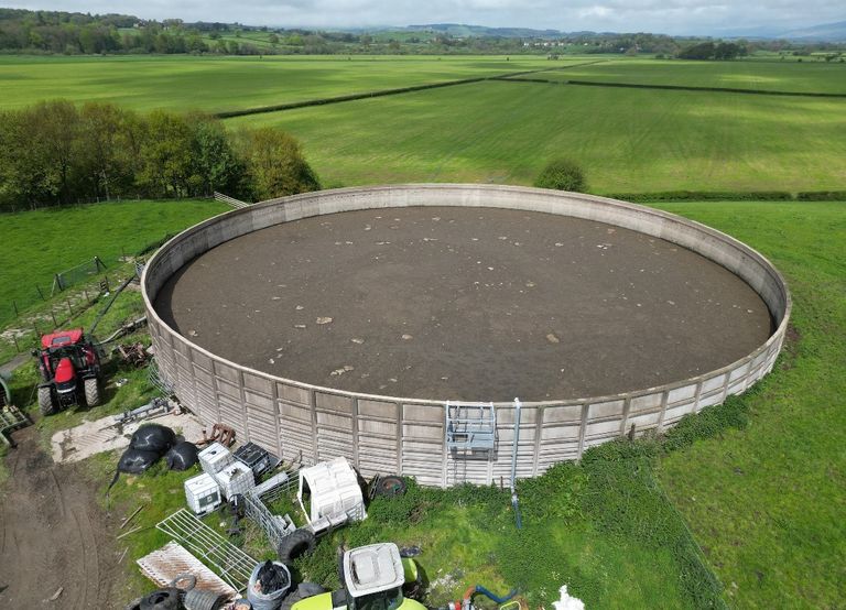 New slurry inoculant reduces crust formation on slurry stores by a ...