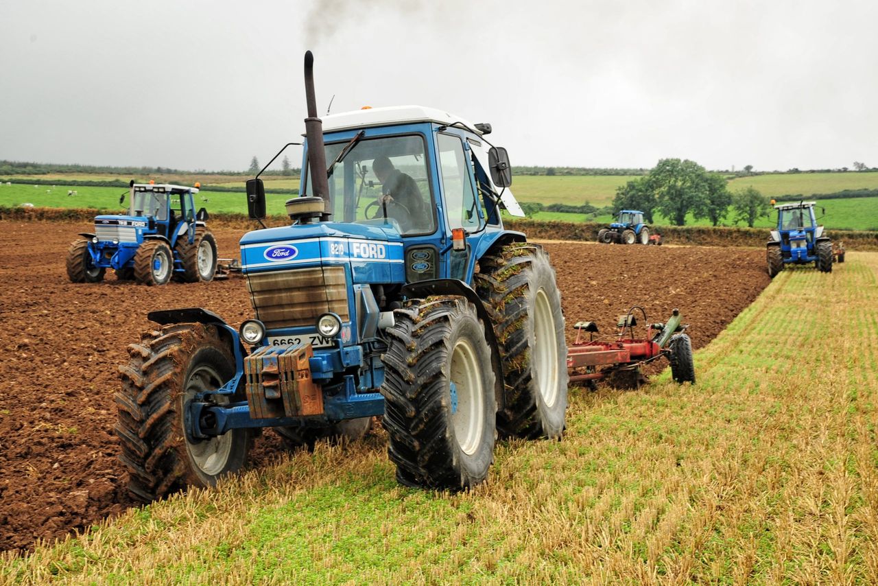 Machinery Focus: Video – Big Fords and classic tillage