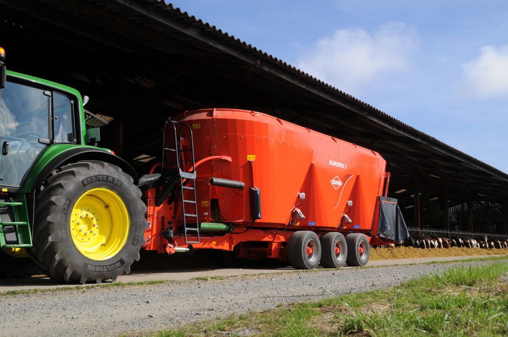 Kuhn cross conveyor feeder range extended