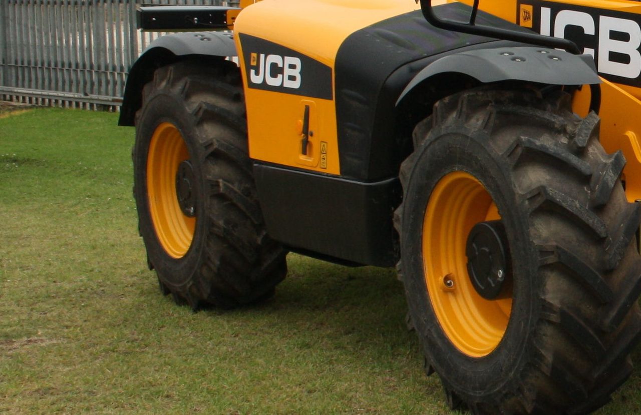 14-year-old writes ‘letter of apology’ after crashing stolen JCB into tractor