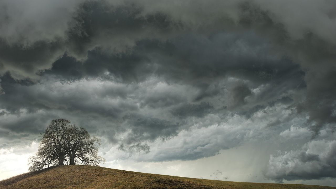 Status Orange wind warning for two counties tomorrow