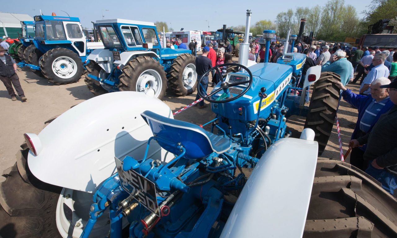 See the 'classic' tractor that fetched almost £70,000 at auction