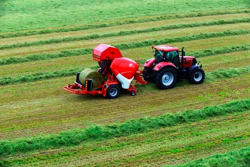 Lely demonstrates its latest baler wrapper combination at Grass and Muck