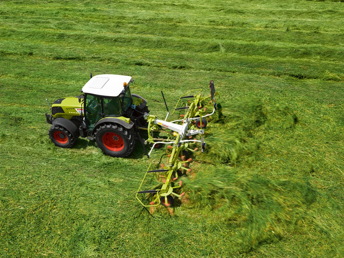 New mowers and tedders at Grassland