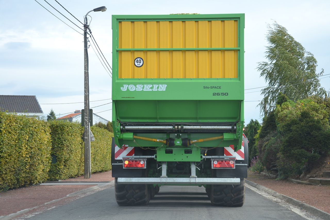 Welsh tractor drivers told 'pull over or face fines'