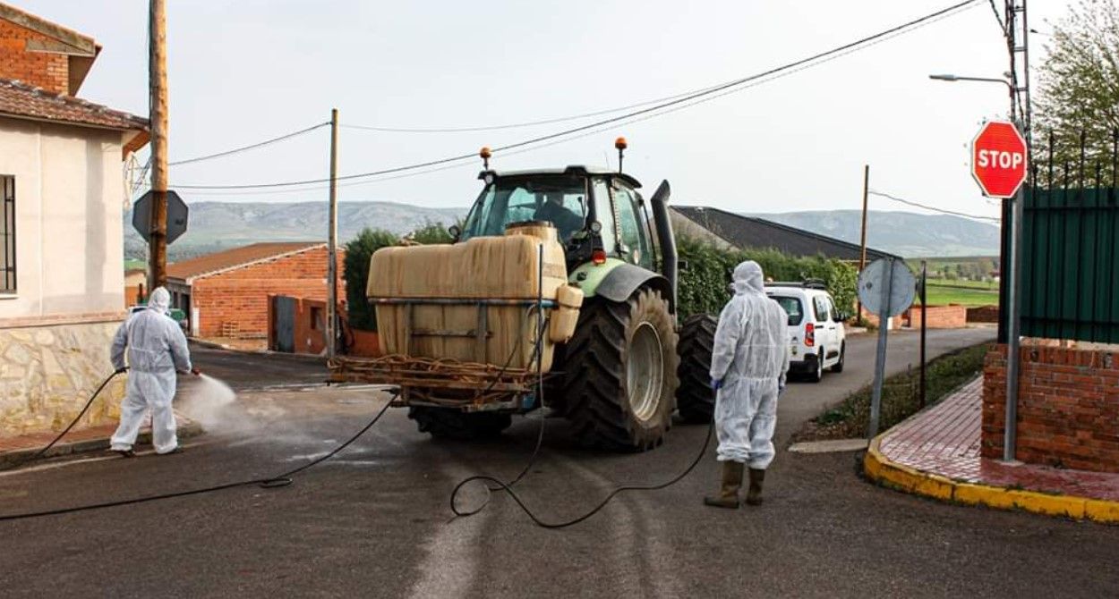 Spanish farmers aid authorities in battle against Covid-19