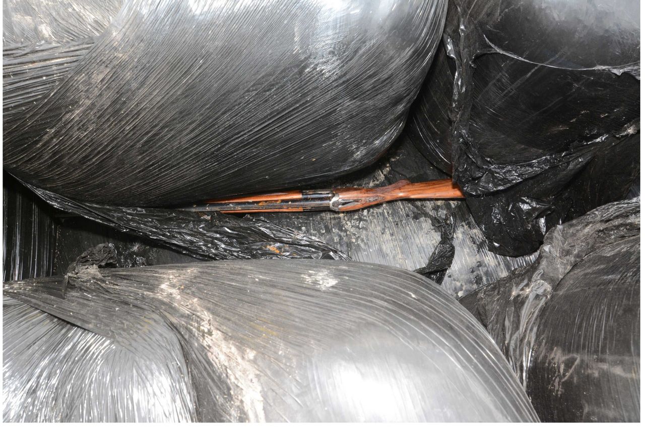 Revenge-seeking trio who hid gun among bales jailed
