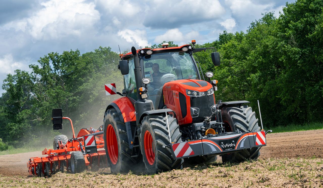 Kubota updates its flagship range with M7004 models
