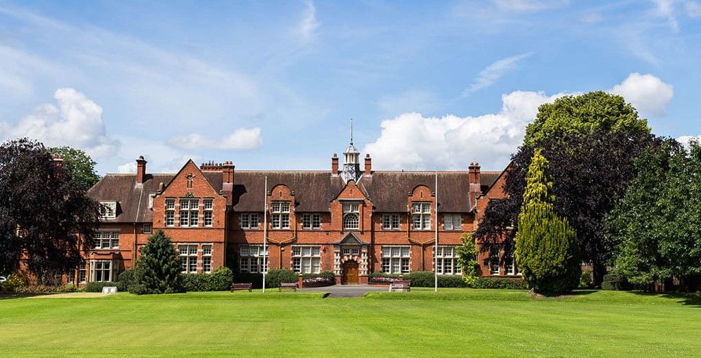 Applications open for £5,000 Ag-science scholarship