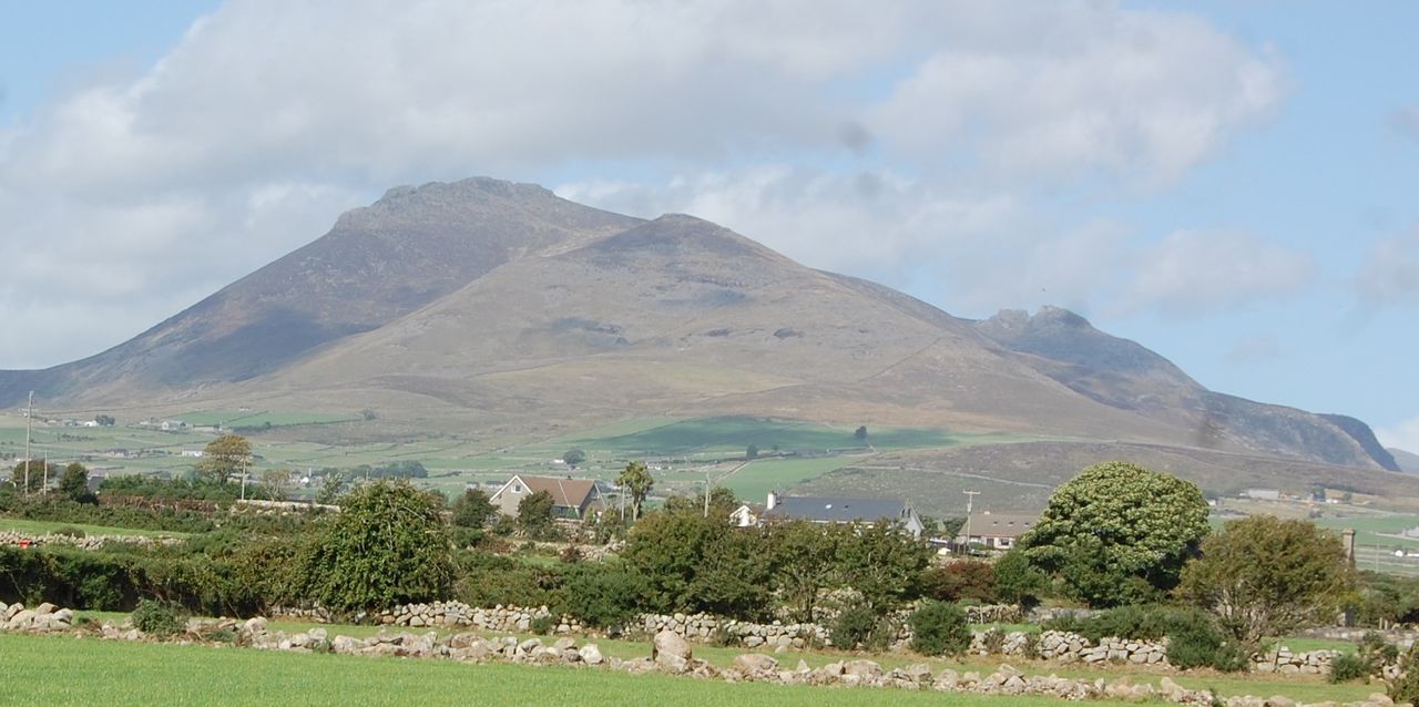 NI couple take on ‘Hearty Hike’ for Children’s Heartbeat Trust